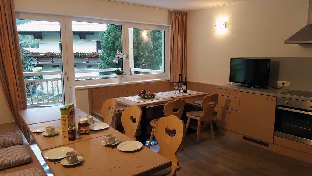 Hotel Haus Anna Längenfeld Esterno foto